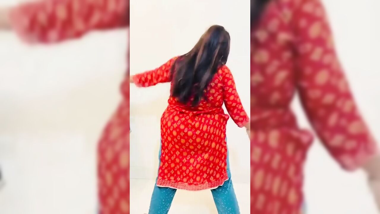 Desi Indian Workout Front of Stepbrother, Moti gand wali hot Stepsister ko sexy MMS
