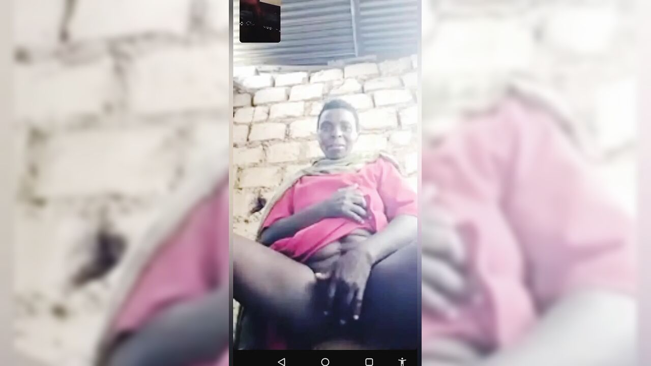Hadzabe tribe mature woman masturbating with bf, hadzabe vs technology,it's very interesting