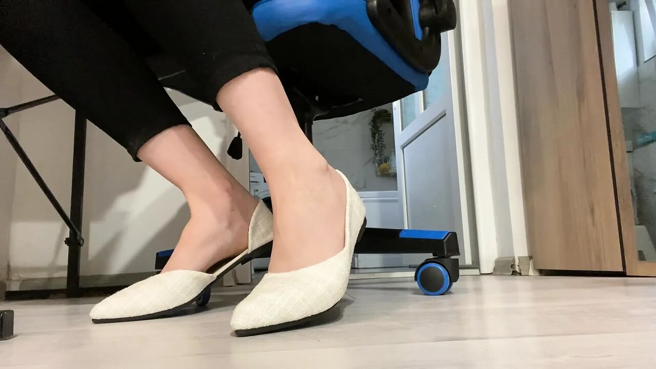 LICK MY SHOES AND FEET RIGHT NOW