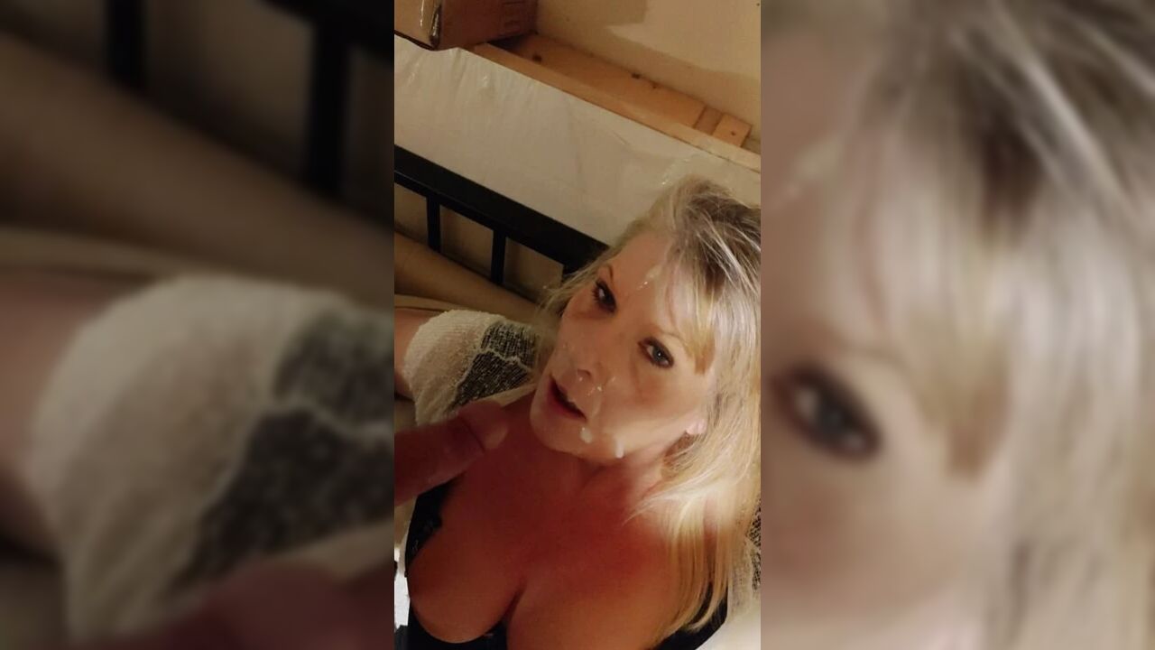 Sexy Housewife Tina gets a Facial