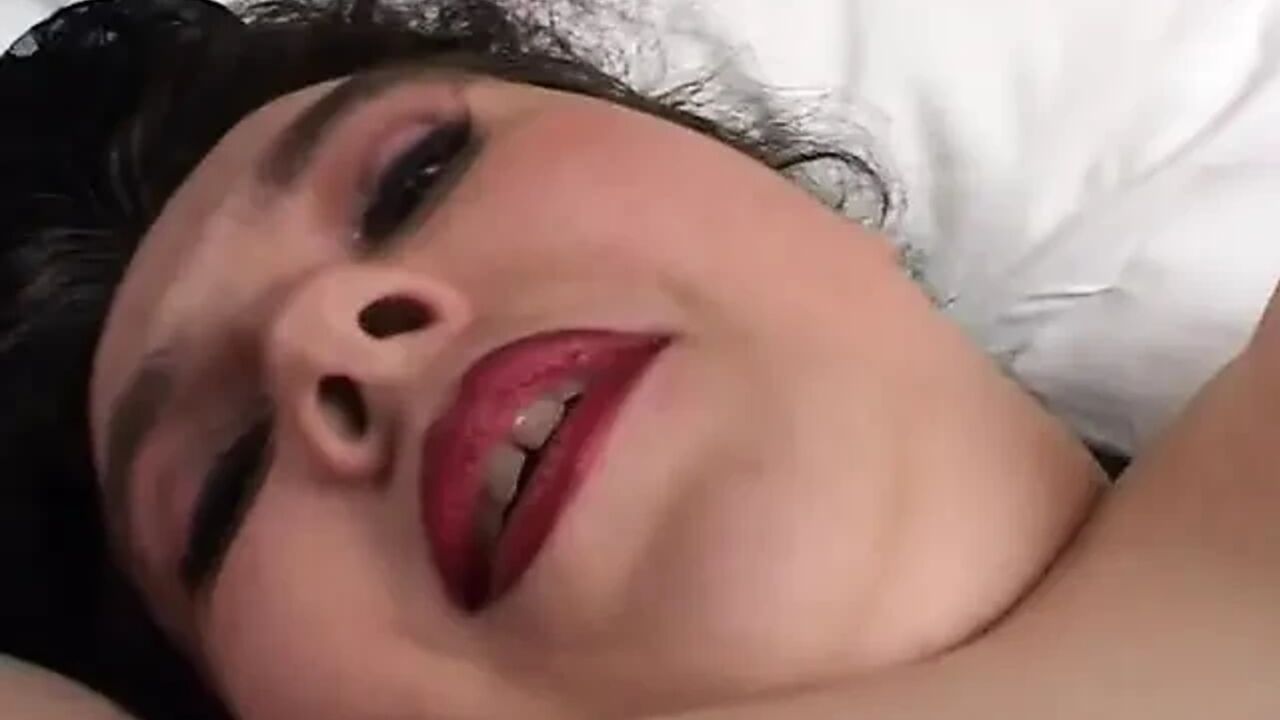 Amateur masturbation of BBW hairy pussy slut in fishnets