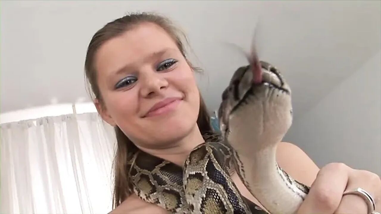 Big cock for hairy pussy and ass