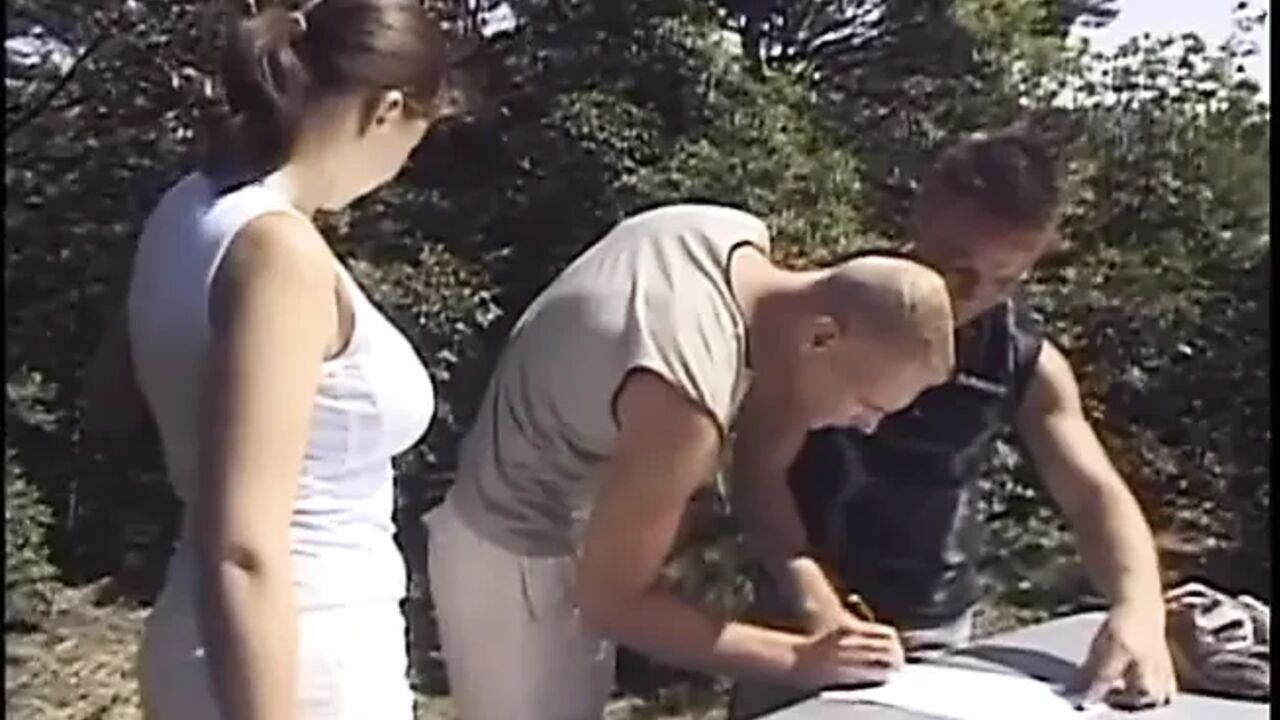 Outdoor fuck and strapon for a bisexual threesome
