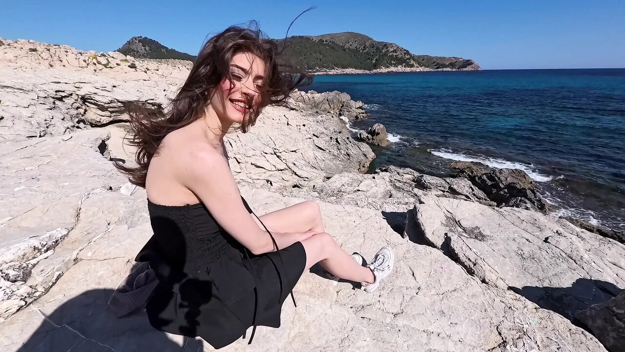 Slim Brunette Slut Showing off Her Skills in POV