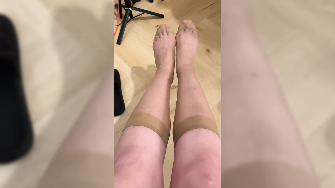 Show off Your Feet in Beige Knee-high Socks