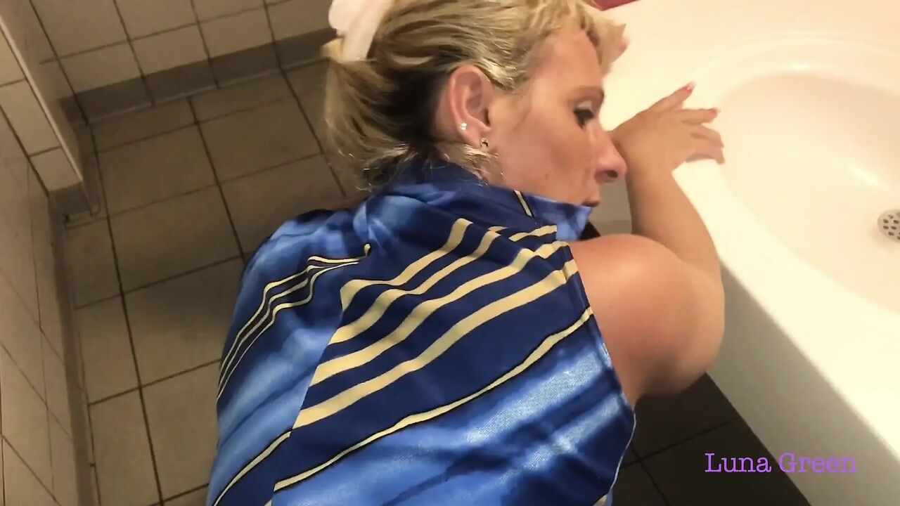 Sex in the camping shower
