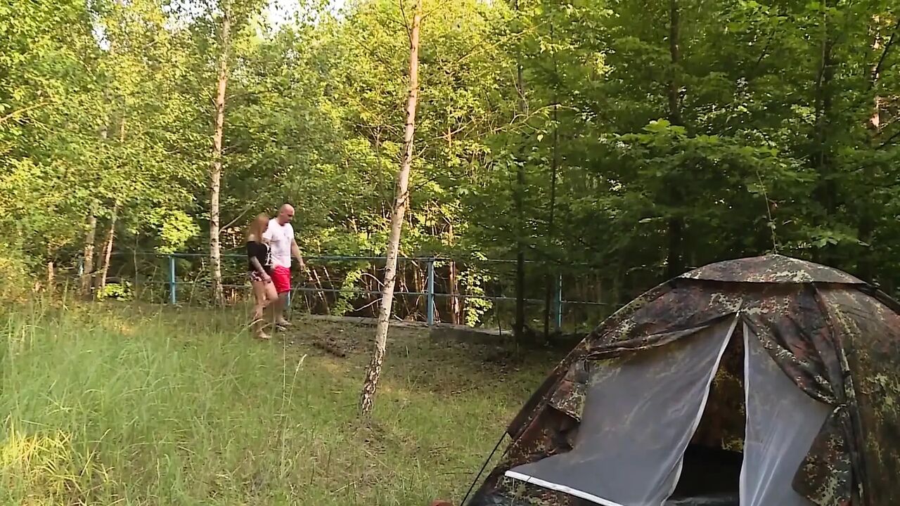 Hot and pretty brunette does boobjob and fucks outdoor