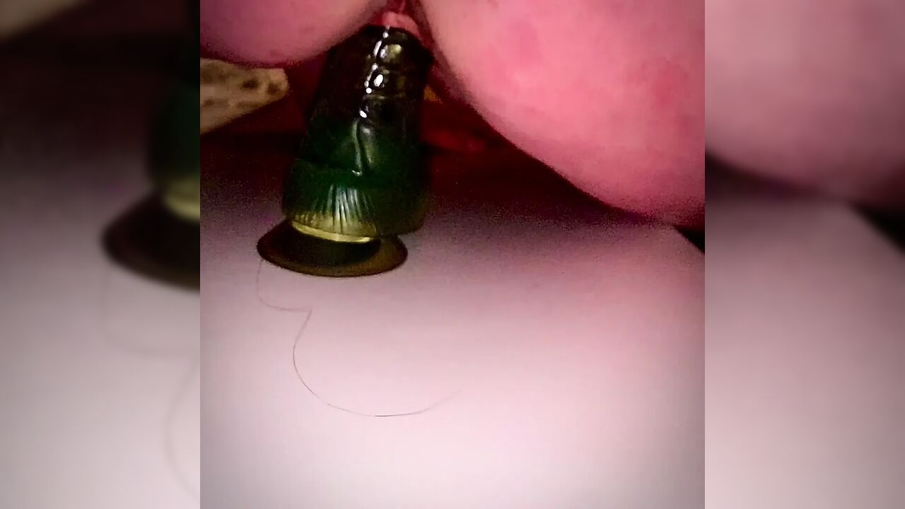 Rosing a Nog Green Dildo in My Bathrom