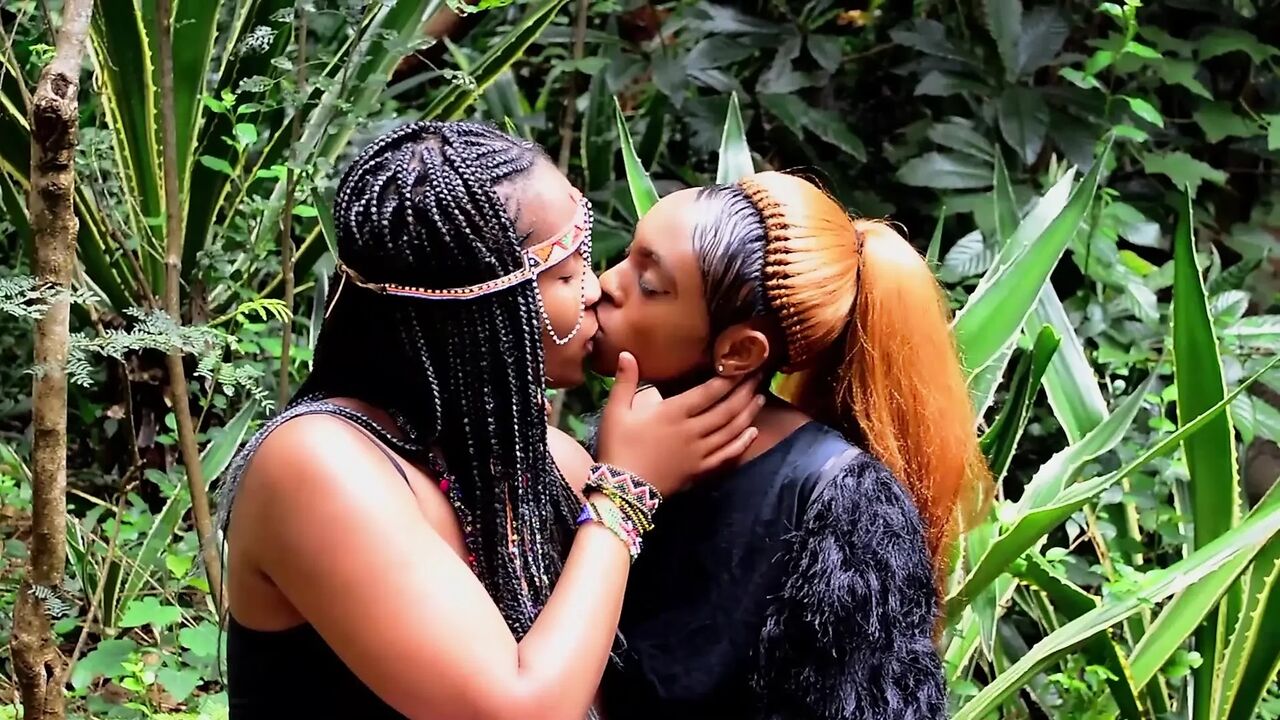 Sexy Dark Skin Ebony Lesbians Licking Wet Pussy In Homemade Sex Tape