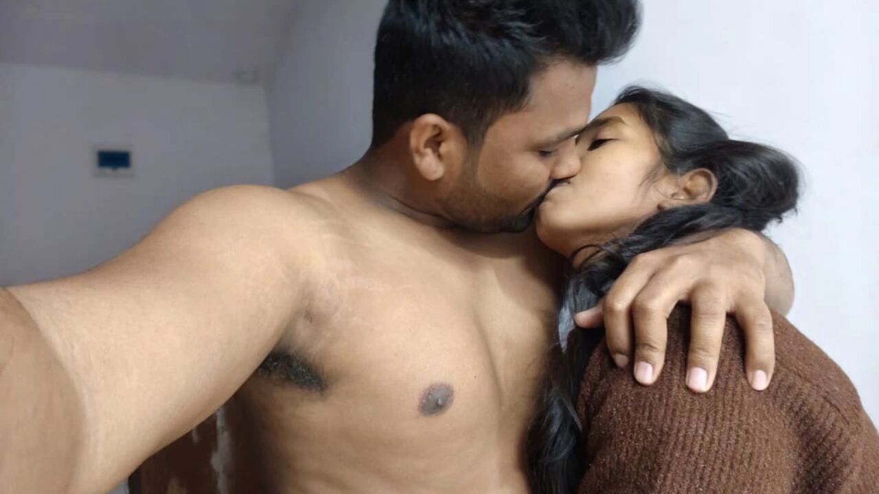 Bhai aaur bahan ki romantic mms sexy and romantic Hindi movie.
