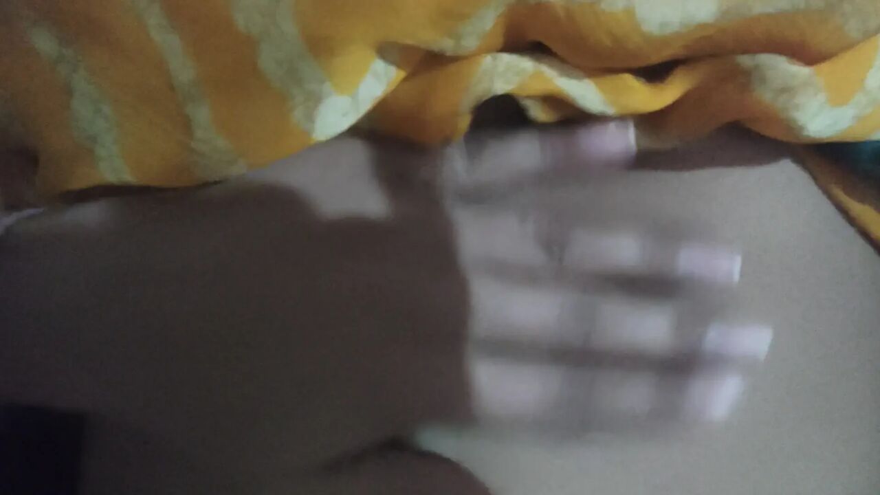 Pyassi bhabhi ki tadap l lams liye yearning bhabhi dekhe uski tadap lund ke for pyasi desi bhabhi