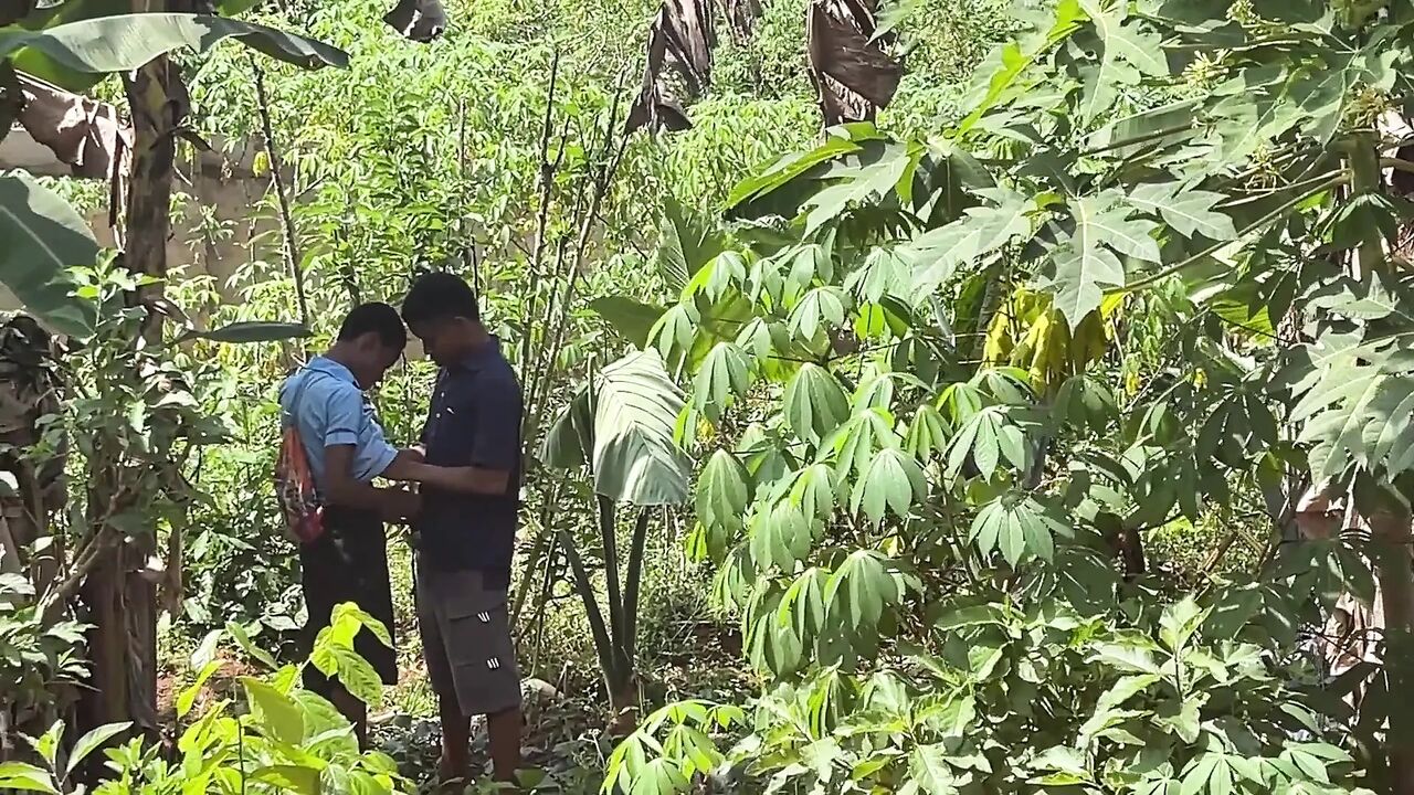 Be Quick so No One Will Catch Us (behind the Scenes)
