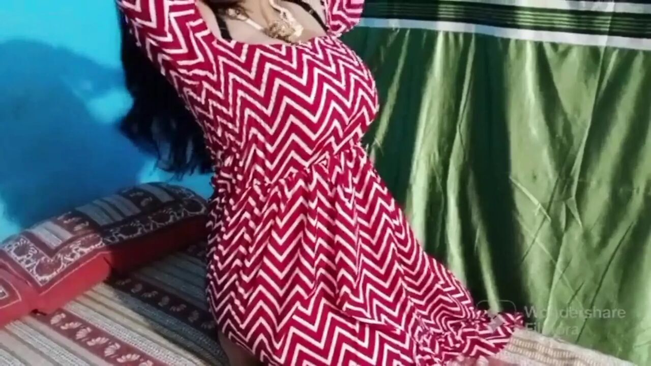 Desi Bhabhi's Pussy Exposed