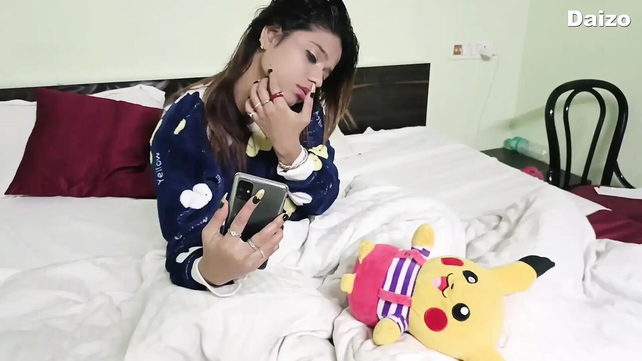 Girlfriend Cheated Her Boyfriend and Fucked in Hotel