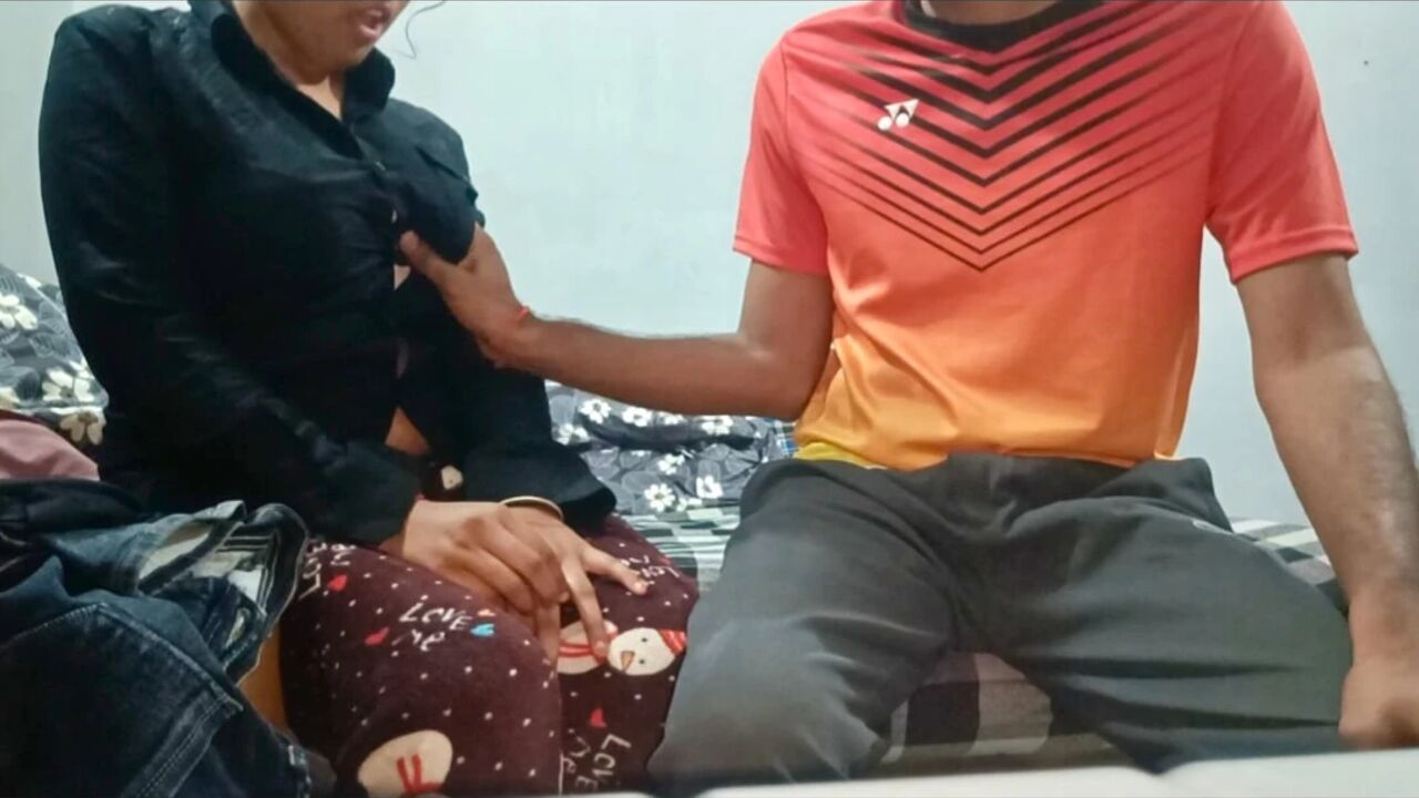 market gayi to jija ji ne mujhe chod kar meri chut lal kardi