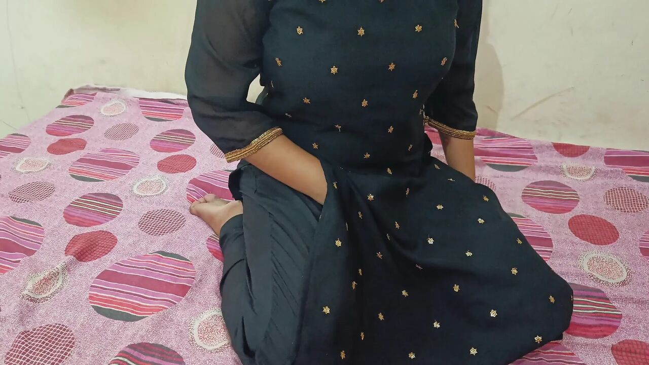 Indian Bhabhi Was Sucking Dever Dick with Hand Mms