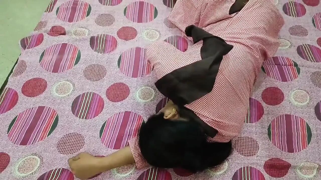 Desi College Girl First Time Sex with Boyfriend in Hotel