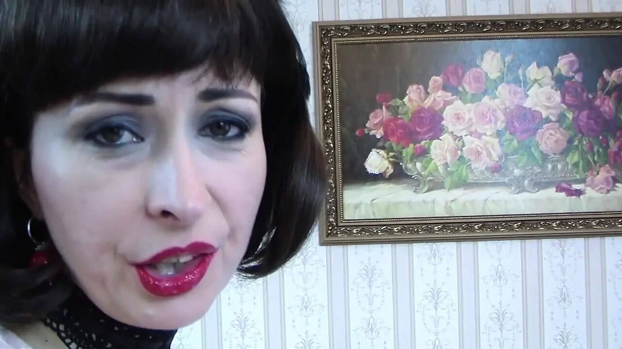 Fetish show featuring cum play, dildo and genuine nylon stockings.