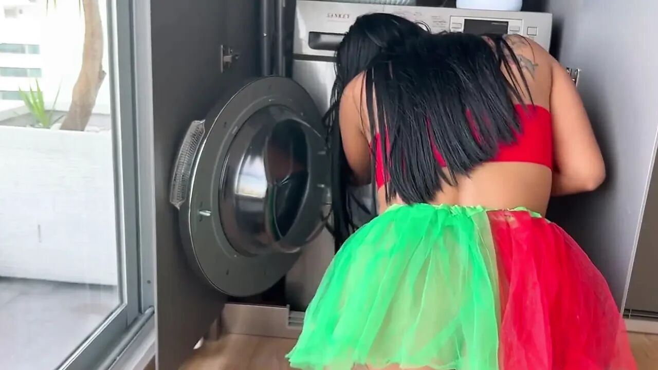 A different Christmas at home i got still in the washing machine and my papi went to the rescue