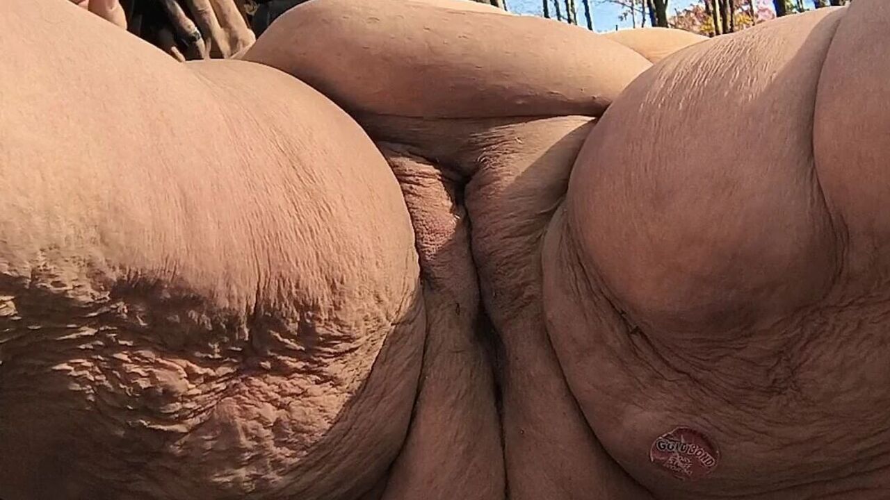 Is She Out of Her Head for Letting a Stranger Masterbate Her Instead?
