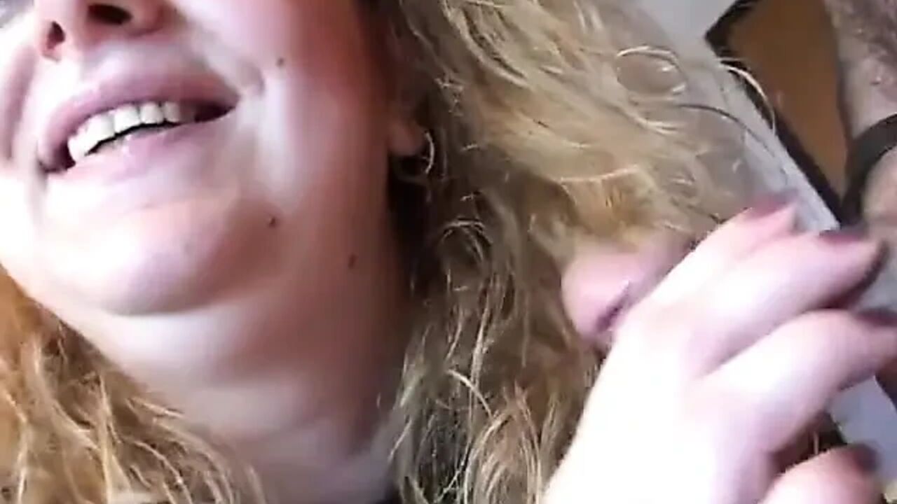 Ugly amateur woman blows a few dicks