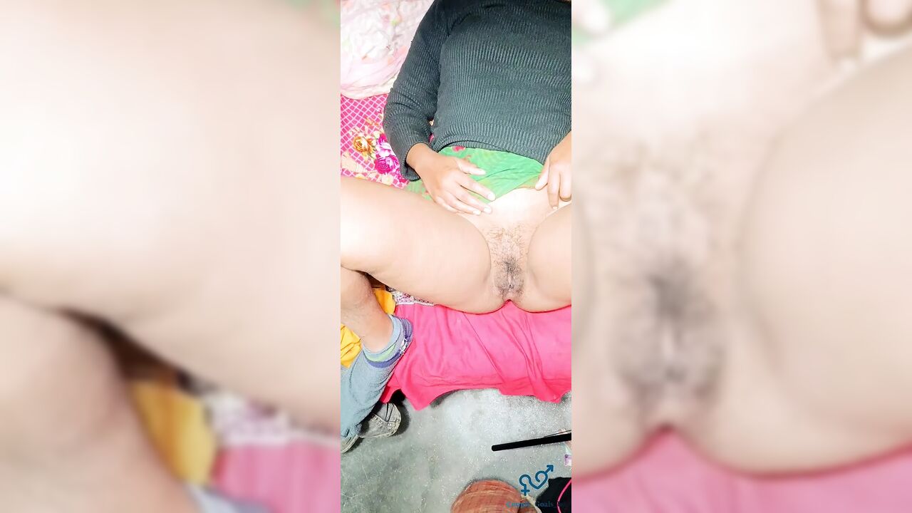 Deshi bhabi shaving pussy! Then devar fuck bhabi ko