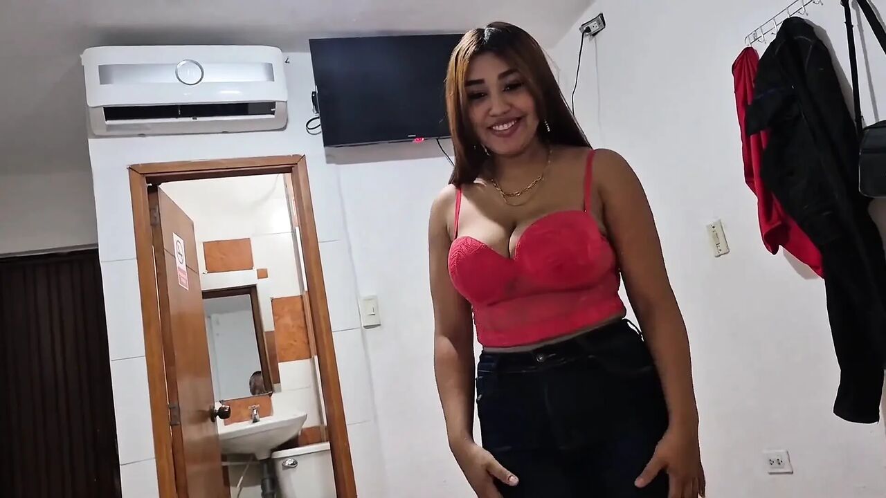 The Very Daring Girl Decided to Fuck in a Motel, Without a Condom with a Customer