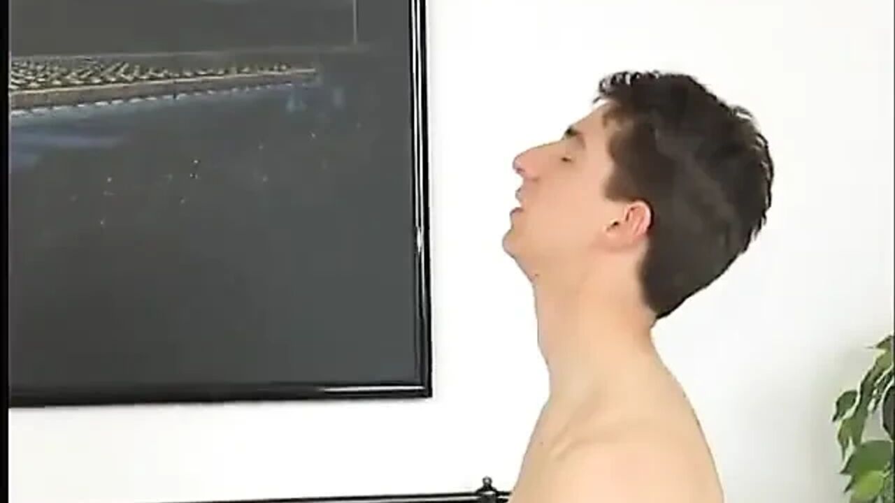 Chubby older woman gets fucked by a young guy