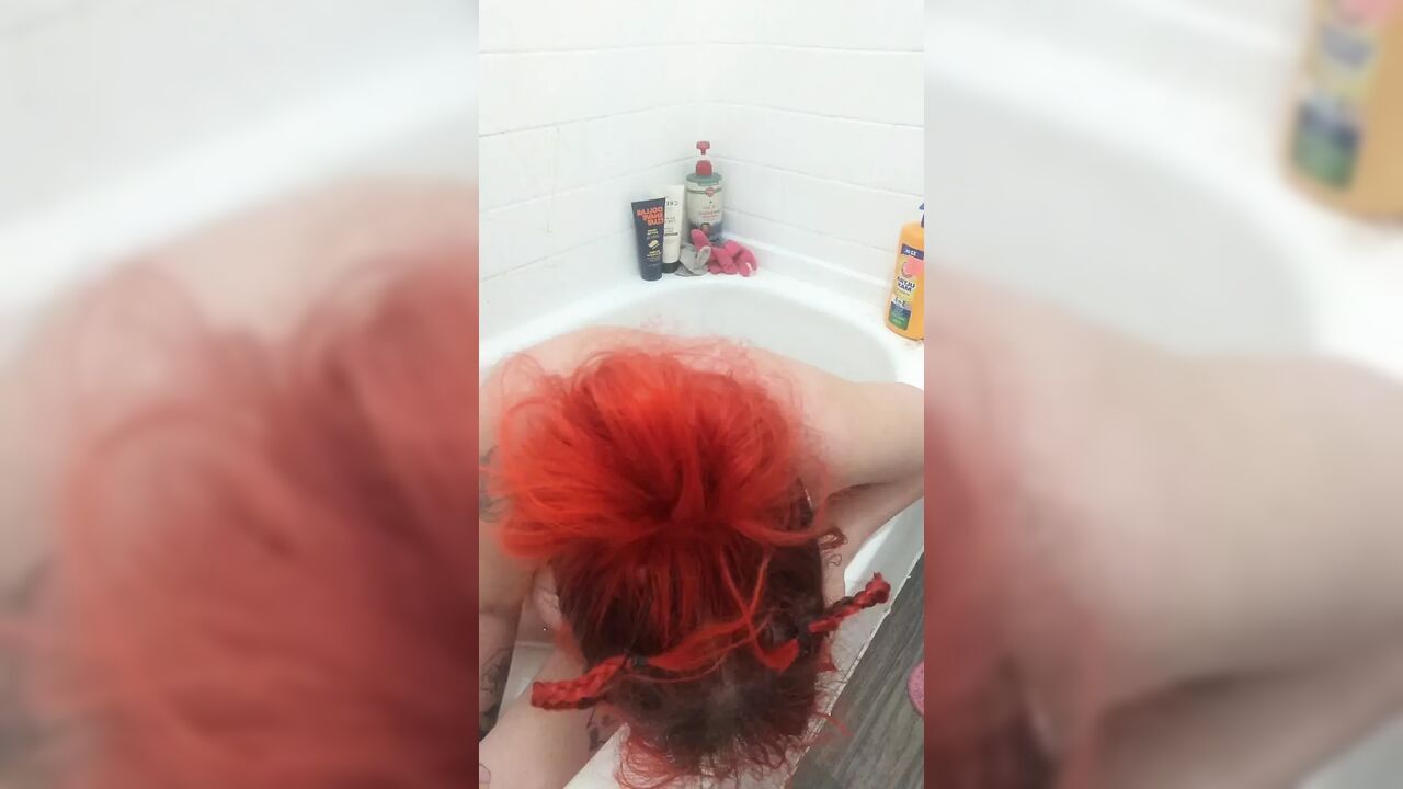Horny StepDaughter solo masturbates with toy