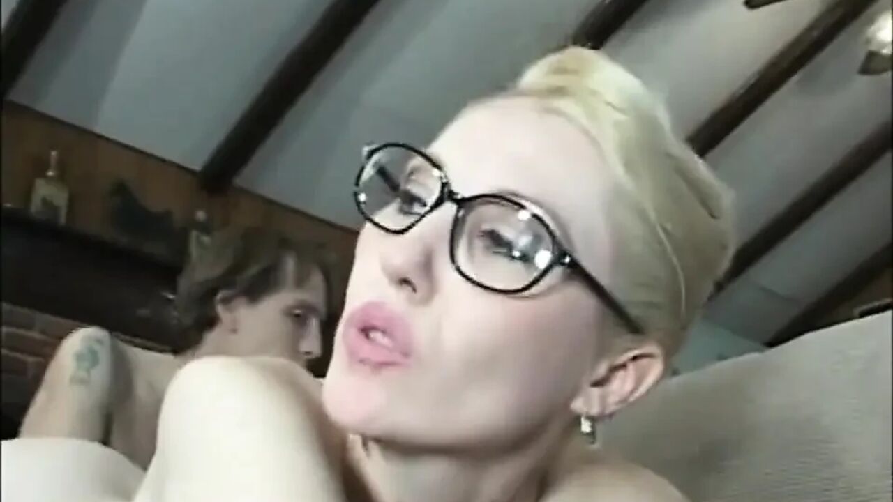Big boobs blonde milf in dogging position