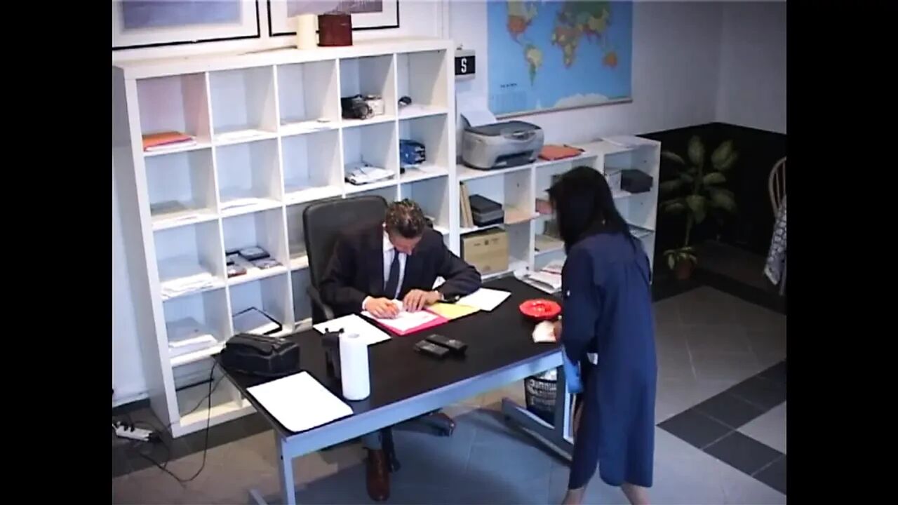 Big boobs cleaning lady loves fucking in office