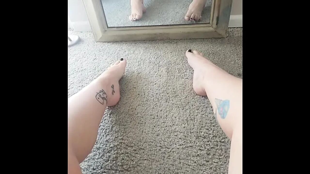 Solo in Front of the Mirror