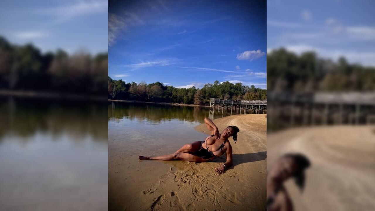 MATURE EBONY COUGAR MAKING FETISH CONTENT OUTDOORS PT 2