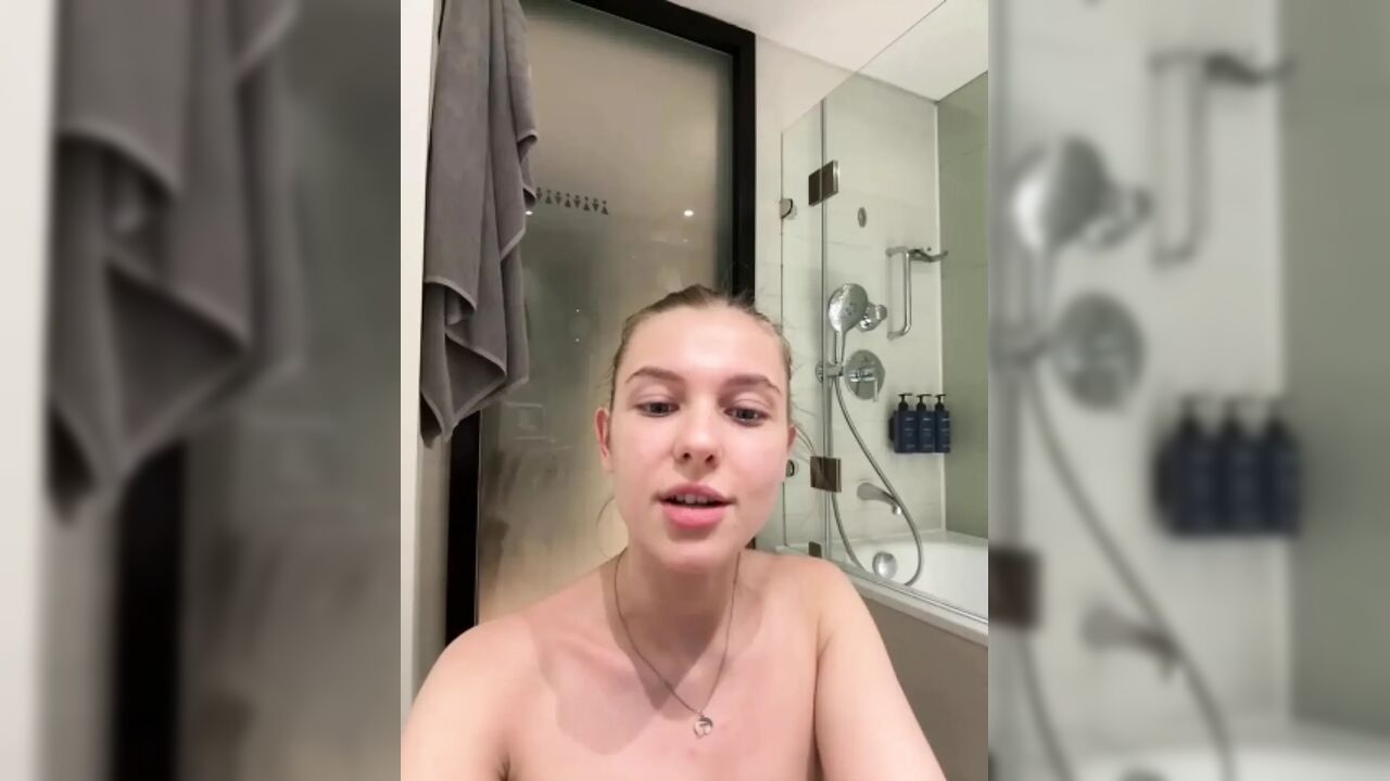 Close Up Big Lips Pussy And Perfect Ass Of A Teenager Extended Star Jucielussie