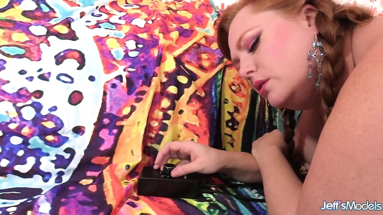 Big Redheaded Gal Julie Ann More Plugs Both Holes