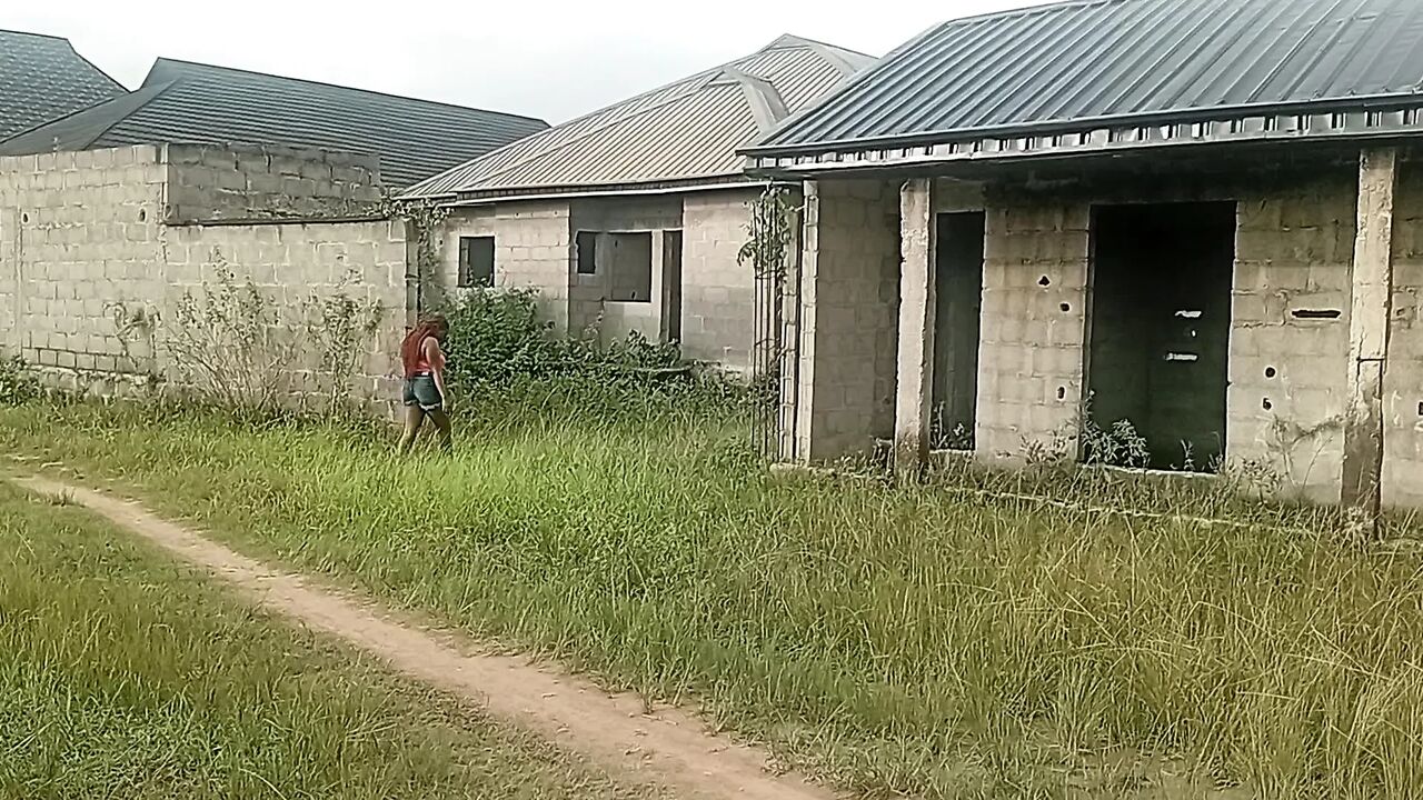 Taking His Two Wives to Go and Fuck in Uncompleted Building