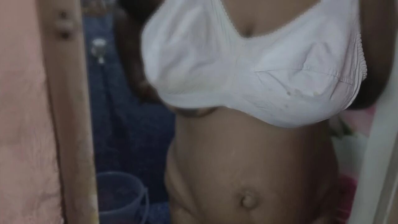 Step sister ne apni bhai ke saath masti ki jab pati bahar tha - full hindi audio with real loud moaning