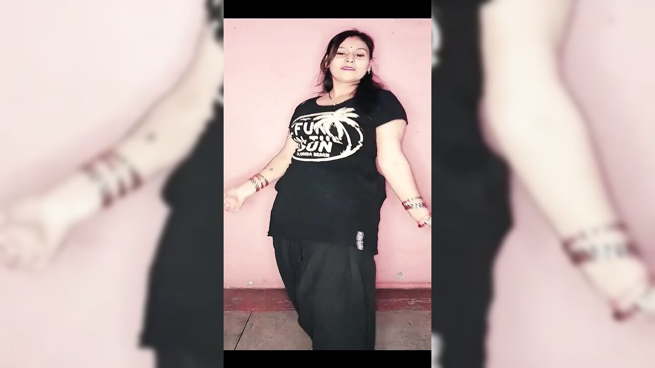 Puja Nude Dance
