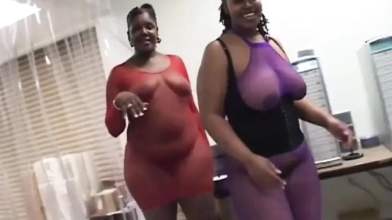 Big boobs black chubby loves big white dick in mouth