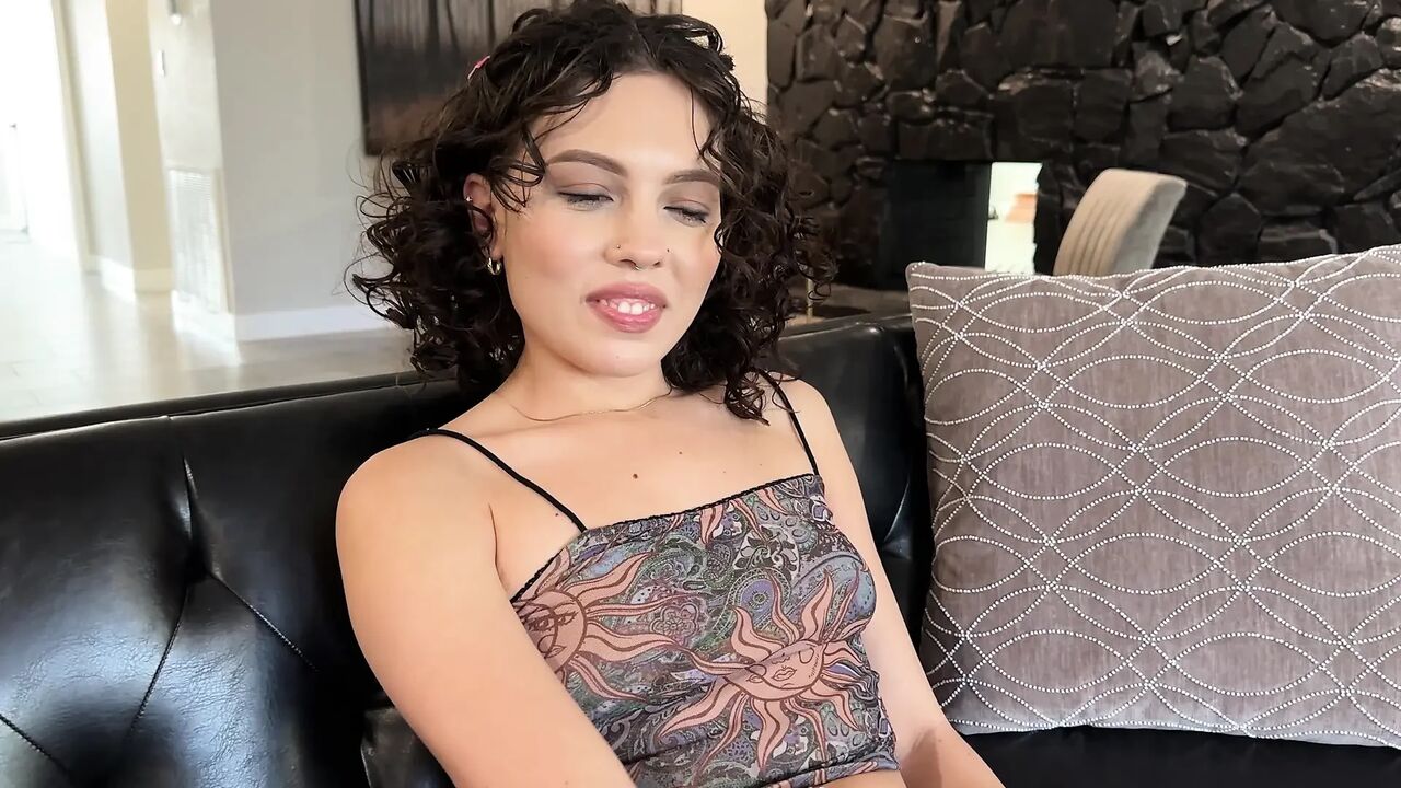 BadFamilyPOV - Teen stepdaughter Satine Summers gives Jerk Off Instructions