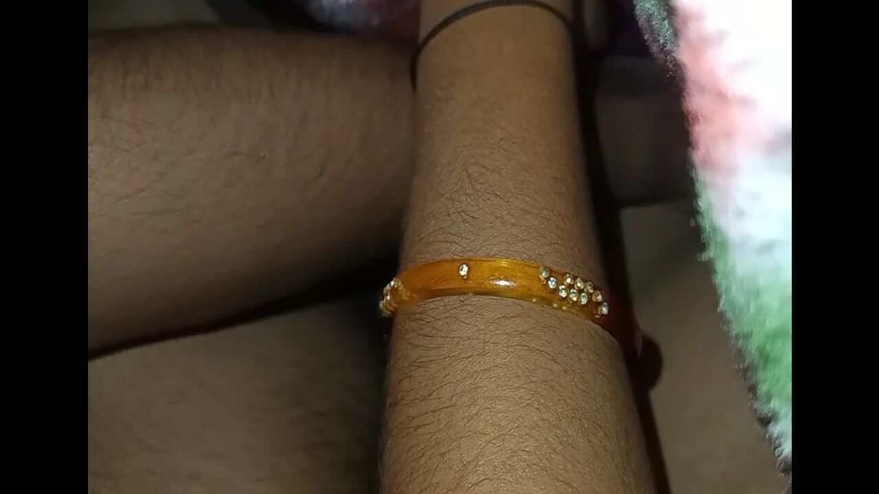 Fingering my Gf pussy in College hostel