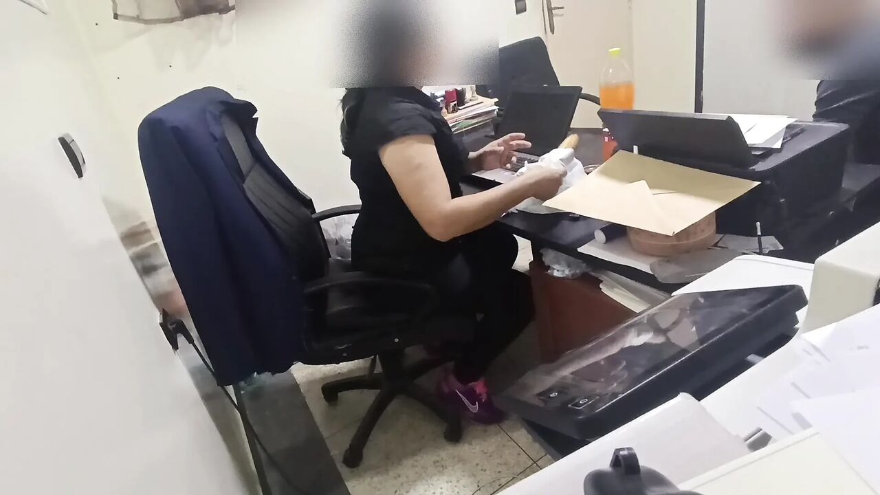 I Ordered a Home Delivery Service at My Work Office, and the Delivery Guy Grabbed Me so Hard That My Desk Broke