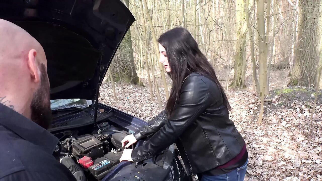 She sucks his cock and he helps her about the car