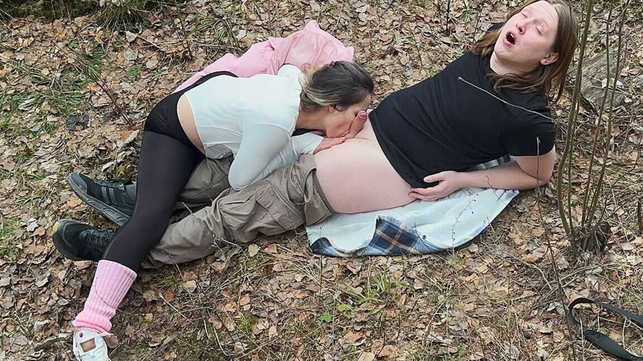 Busty Flexi Girl Gets Fucked in Outdoors
