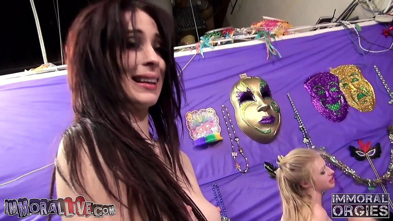 Veronica Avluv’s mardi gras squirting orgy