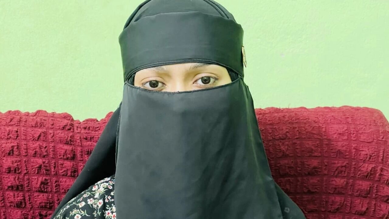 I want to fuck my sexy Bhabhi when her husband not at home