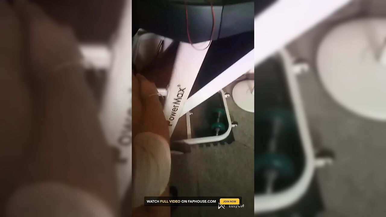 Gym Master Weorkout in Aunty