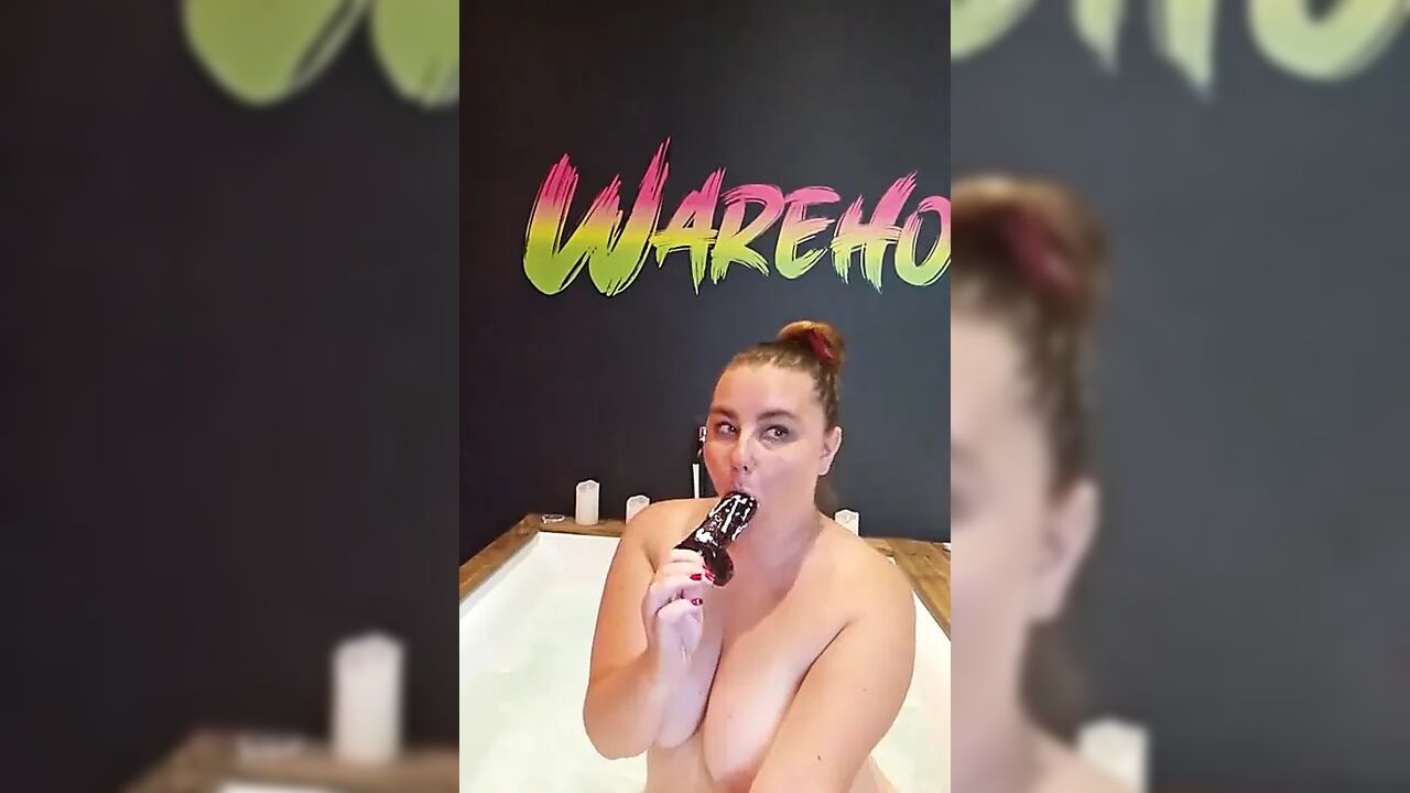 Cum join me in the bath at Warehouse-X ! I have toys! I will bring my ass if you bring you