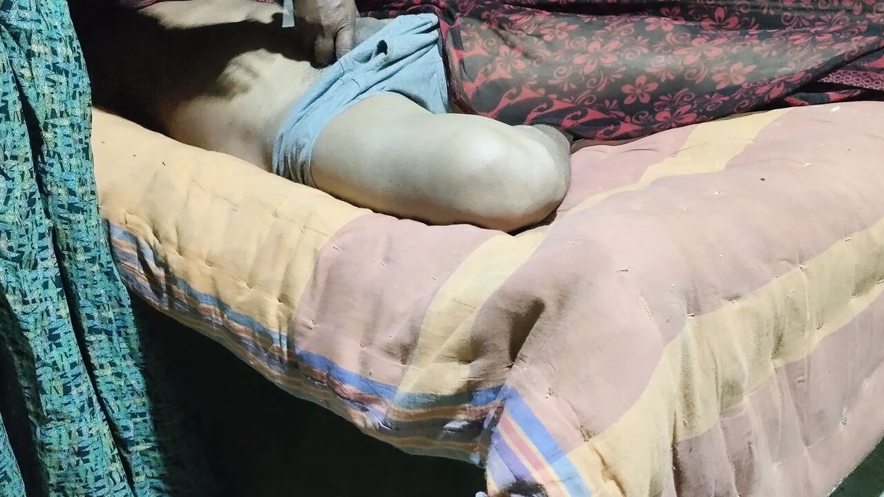 Desi hot girlfriend's meeting her boyfriend on the night