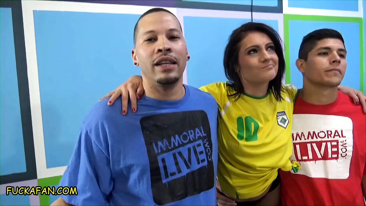 Fuck A Fan – Couple Arrives & Orgy Erupts w Jennifer White, Prince Yahshua, Chase & Dan!